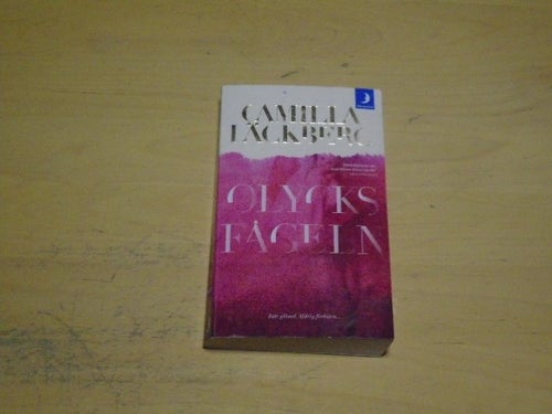 OLYCKSFÅGELN - Camilla Läckberg