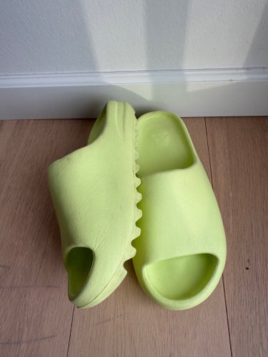Adidas badsandaler i limegrön, stl. 42
