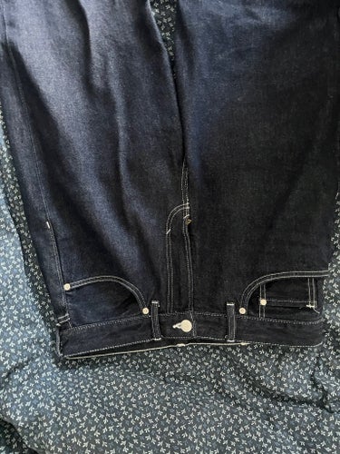H&M mörkblå jeans, storlek 31/32
