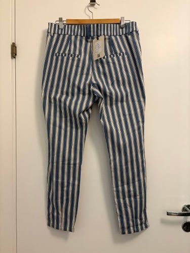 PULZ blåa, vita byxor, storlek 38