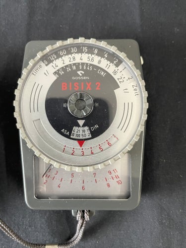Gossen Bisix 2 är en analog ljusmätare
