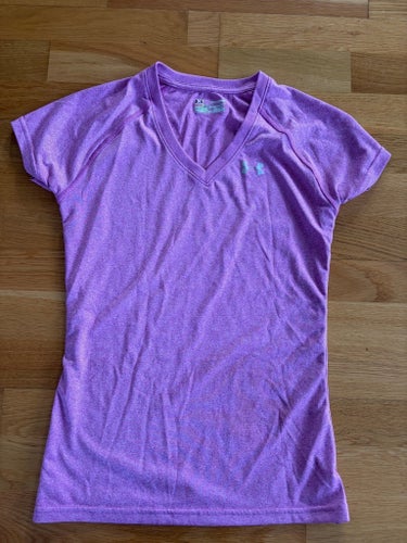 Under Armour lila t-shirt, storlek XS