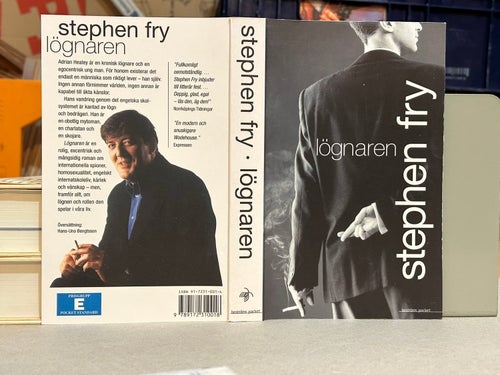 Lögnaren av Stephen Fry, bok, Fine