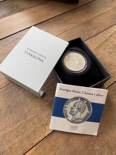 Sveriges första Tvåkrona silver