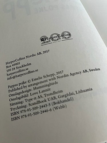 PAPPAS POJKE av Emelie Schepp