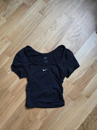 Nike svart t-shirt, storlek XS
