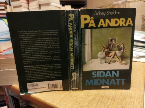På andra sidan midnatt av Sidney Sheldon, bok, very good plus