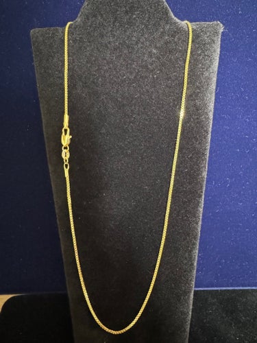 18k guldpläterad kedja längd 75 cm. Länk 1,5 mm bred