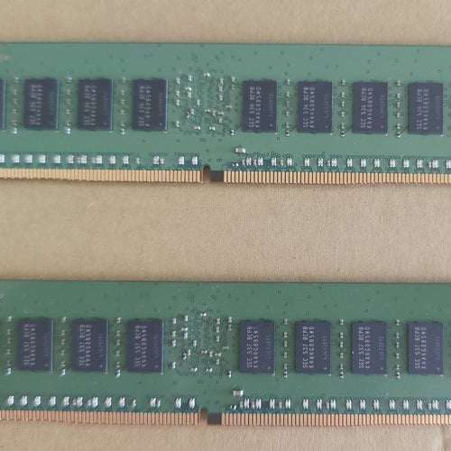 Samsung 2x8GB DDR4 RAM M393A1G43DB0-CPB2Q - for server