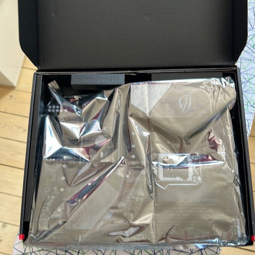 ASUS ROG STRIX Z390-F GAMING Moderkort