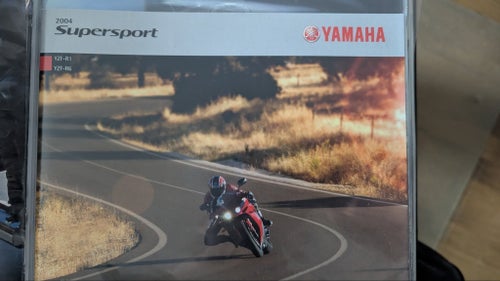 Yamaha yzf R1 o R6 broschyr 2004