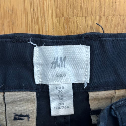 H&M L.O.G.G. mörkblå chinos, storlek 30