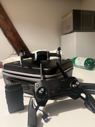 DJI Mavic Air drönare med fjärrkontroll