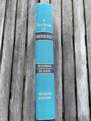 A Textbook of Histology av Maximow och Bloom