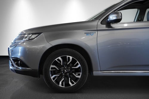 Mitsubishi Outlander PHEV CVT, 203hk, 2017