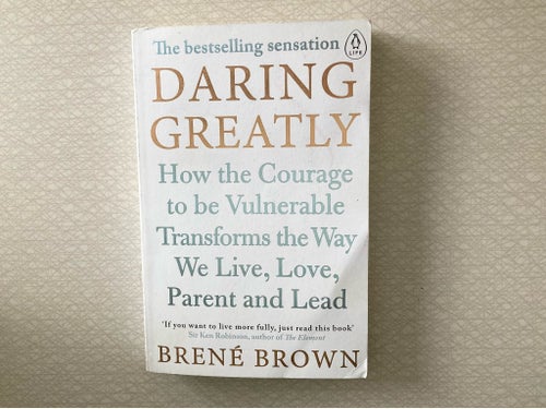 Daring Greatly av Brené Brown, 2012, pocketbok