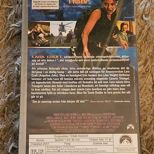 LARA CROFT TOMB RAIDER - VHS. Svenskt Text .