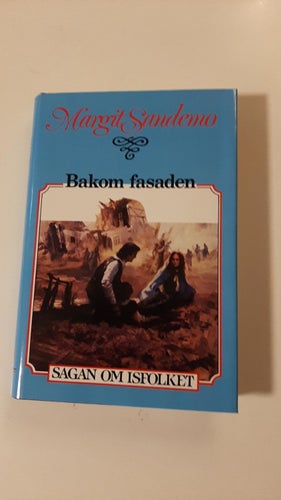 SAGAN OM ISFOLKET 18 BAKOM FASADEN INB M.OMSLAG MARGIT SANDEMO I FINT SKICK
