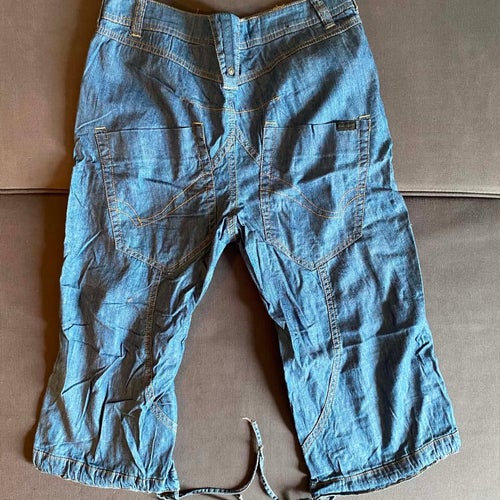 Långa jeansshorts, trekvartsbyxor från Only, storlek 26/32