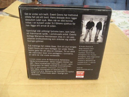 Roslund & Hellström: Flickan under gatan (8 CD + 1 MP3-CD)