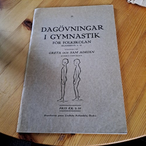 Häftad bok från 1926 Dagövningar i gymnastik Adrian retro