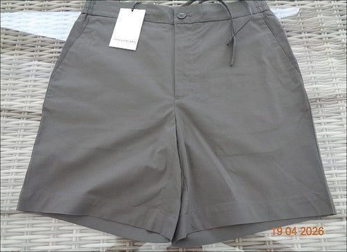 VOLT NYA GRÅ SHORTS STRL 46 NYPRIS 799:-