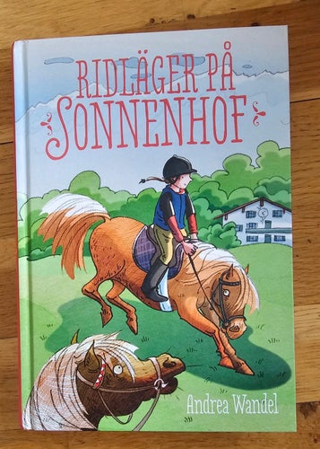BOK. RIDLÄGER PÅ SONNENHOF. ANDREA WANDEL.