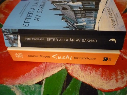 BOK, 2 STYCKEN POCKET BÖCKER, MARIAN KEYES: SUCHI FÖR NYBÖRJARE, PETER ROBINSON: