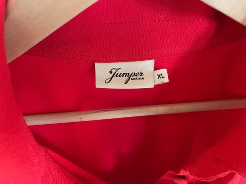 Jumperfabriken röd klänning storlek XL