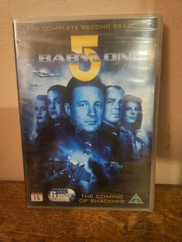 Babylon 5- säsong 2, inplastad