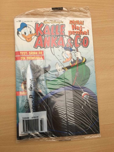 KALLE ANKA Nr 33 2002 - Inplastad - Haj-penna