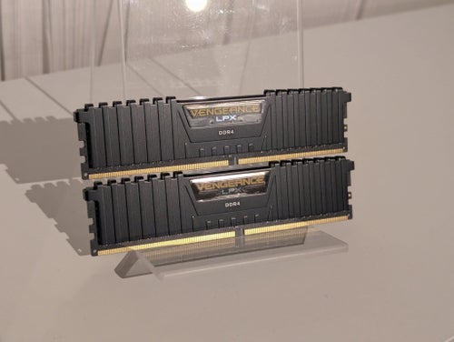 Corsair Vengeance LPX DDR4 RAM 2x8GB 2666MHz