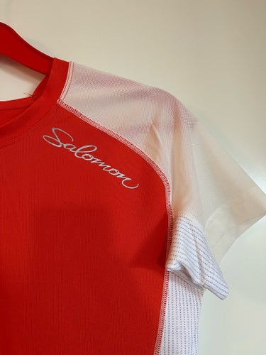 Salomon orange och vit T-shirt, storlek S/P