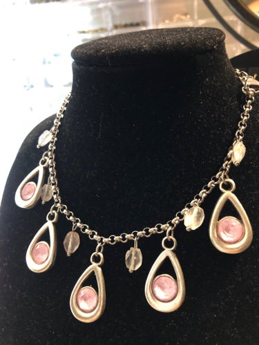 Superfint halsband med Rosenkvarts & rosa Swarovskikristaller