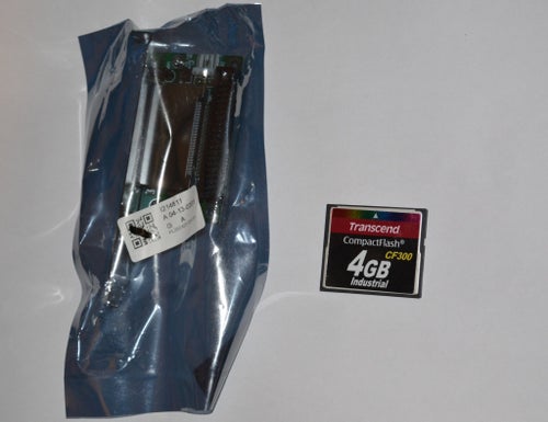 CF adapter till IDE + 4GB CF minneskort (för ersätta IDE hårddisk i äldre PC)