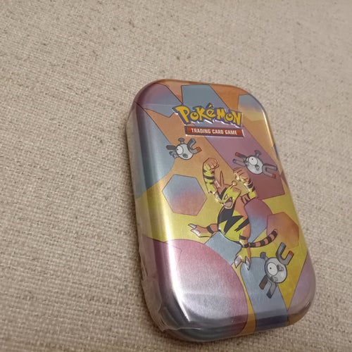 Pokémon Scarlet & Violet: 151 Mini Tin oöppnad