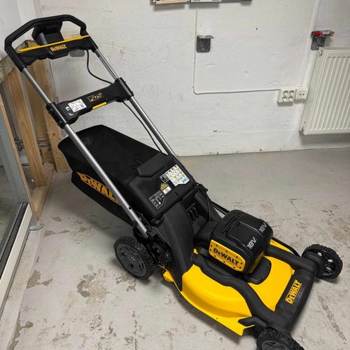 DeWalt DCMWP134 - Gräsklippare