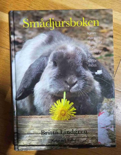 BOK - SMÅDJURSBOKEN.