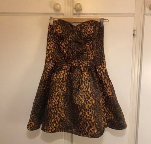 Bik Bok leopardmönstrad klänning