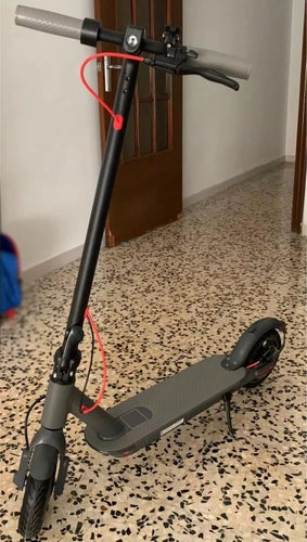 350W 36V 7,5Ah 31km/h elsparkcykel med 8,5 tums däck, vuxen elektrisk skoter