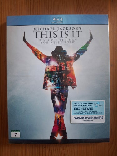 Michael Jackson's This Is It (Blu-ray) *STILL SEALED*
