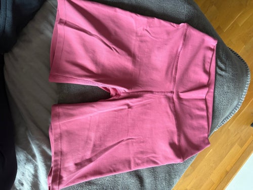 Better Bodies rosa träningsshorts, storlek L