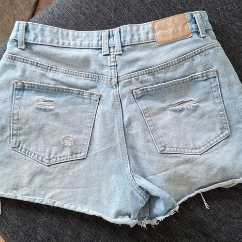 FB SISTER ljusblå shorts, storlek L