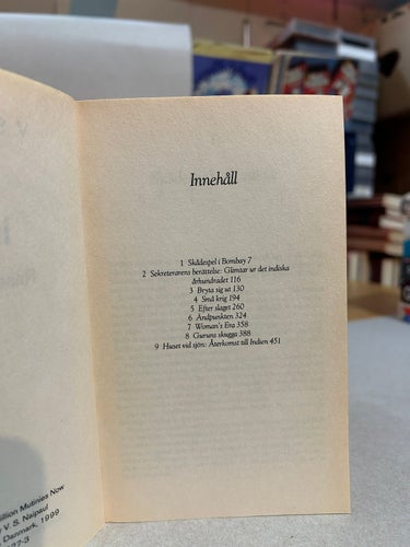 Indien raseri och revolt av V. S. Naipaul, bok, Very good plus