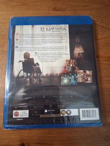 32 Malasana street. Nonstop entertainment. Inplastad blu-ray.