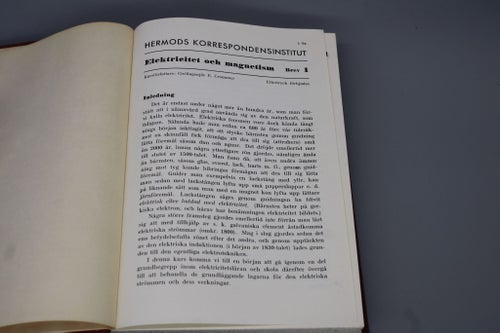 Elektroteknik A av Civilingenjör E Cromnow , 1947 Hermods