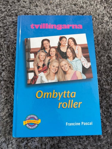 Tvillingarna Ombytta roller av Francine Pascal