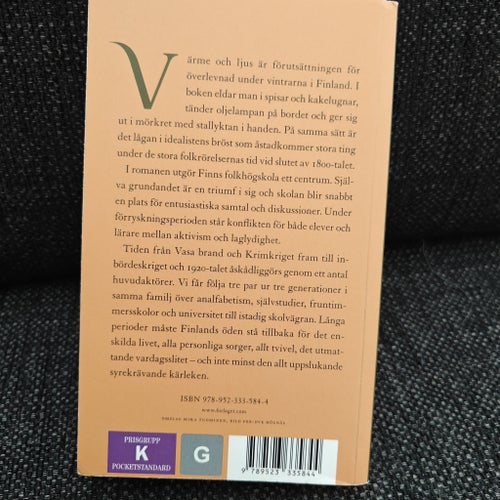 Ulla-Lena Lundberg - Lyser och lågar - Pocket - 2024