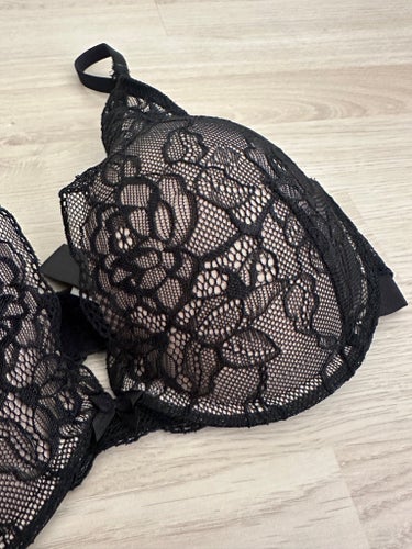 Lindex svart bh i storlek 75C