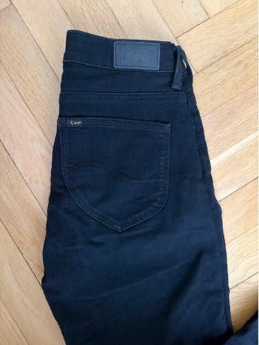 Lee svarta jeans, storlek W28 L35